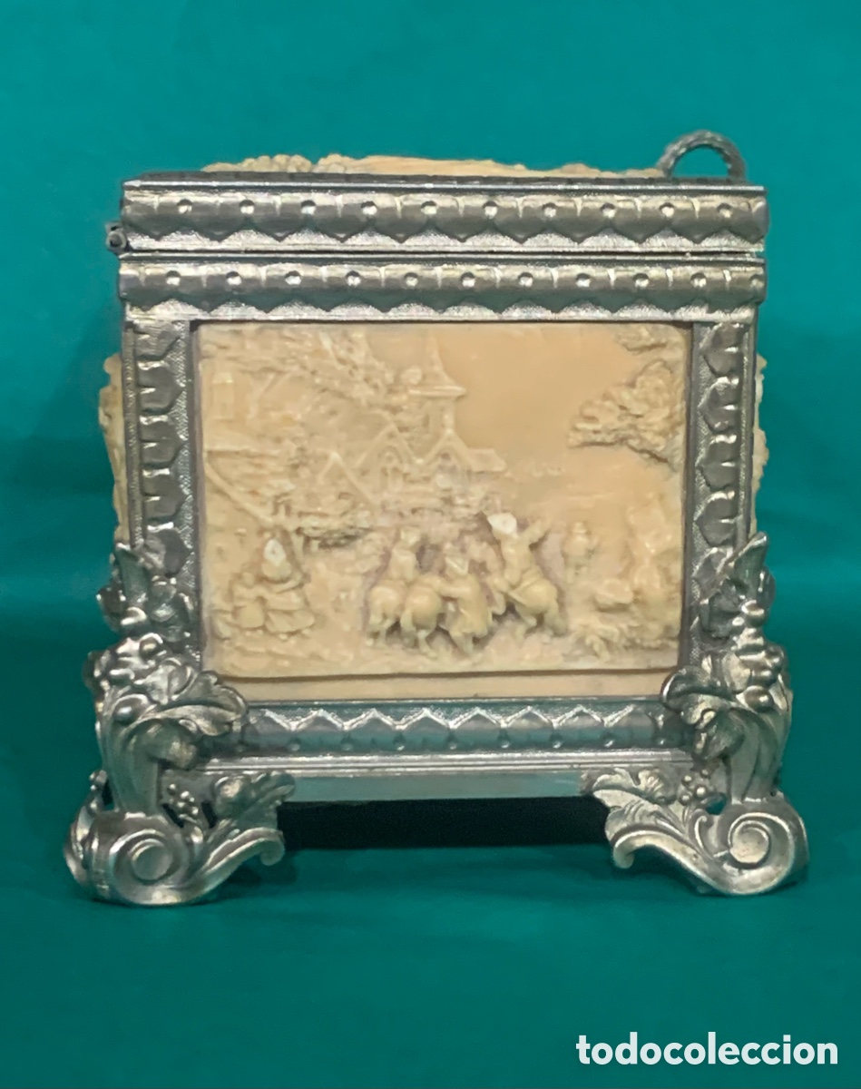 Antig&uuml;edades: Joyero de bronce y caliza. 1850 - Foto 2