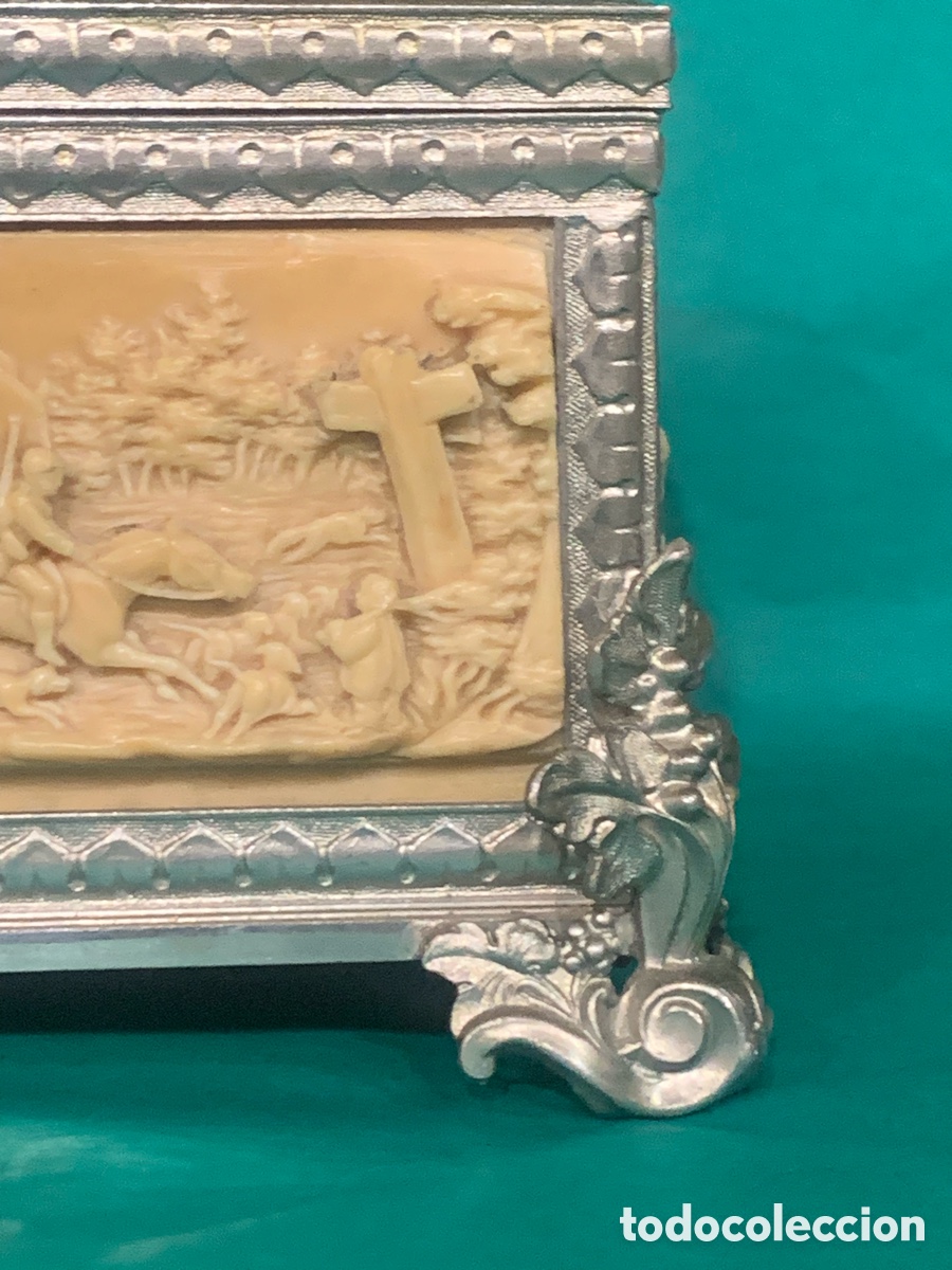 Antig&uuml;edades: Joyero de bronce y caliza. 1850 - Foto 6