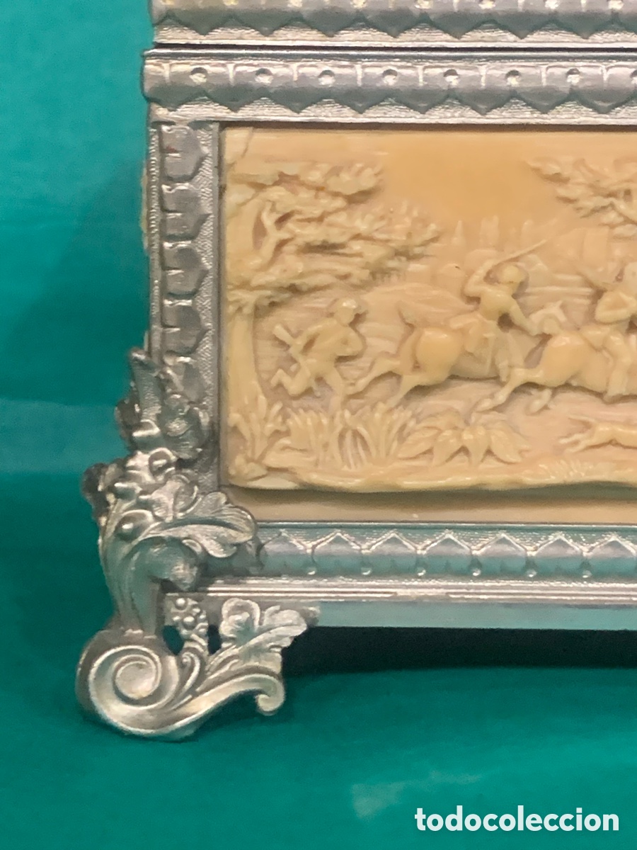 Antig&uuml;edades: Joyero de bronce y caliza. 1850 - Foto 7