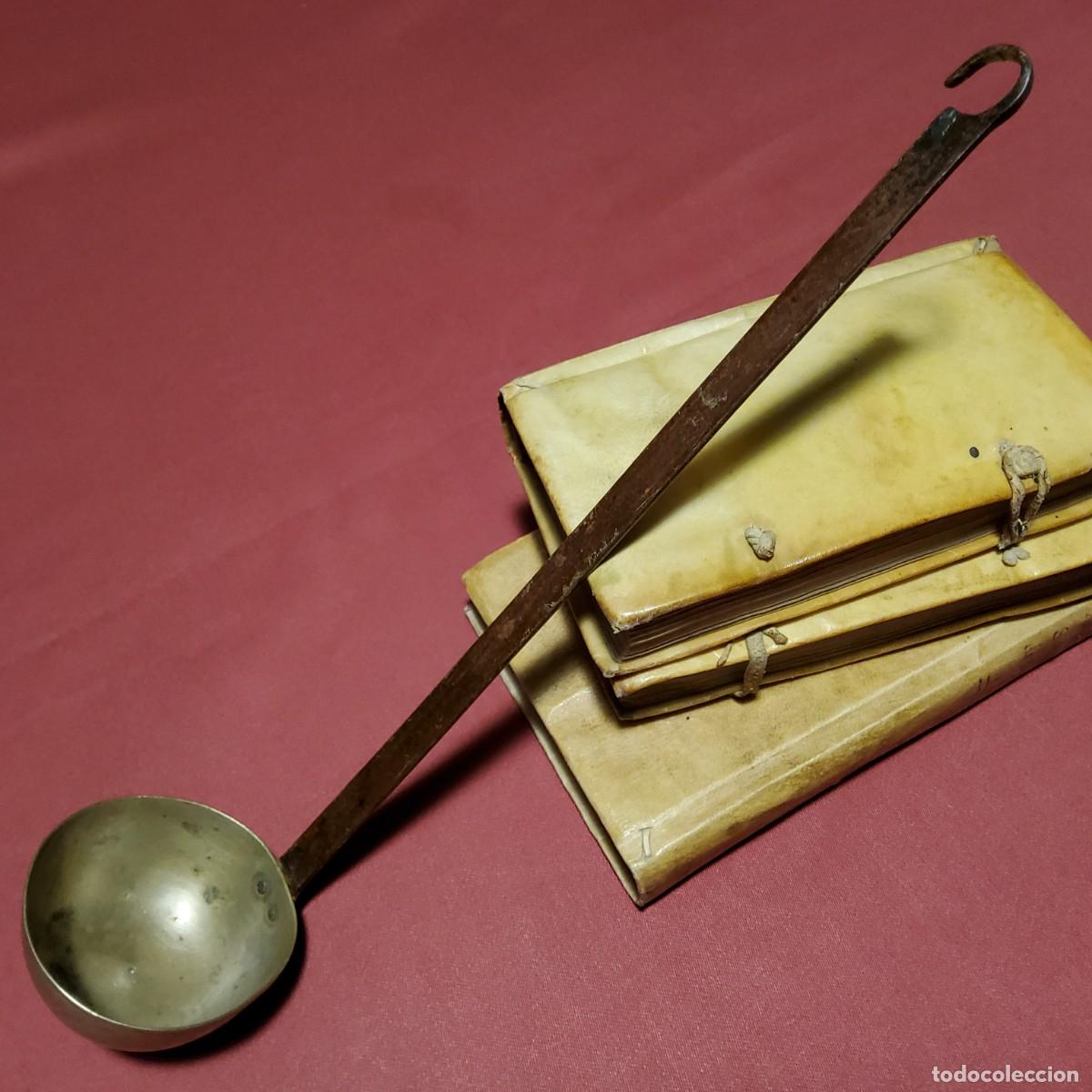 Antig&uuml;edades: ANTIGUO CAZO DE BRONCE Y HIERRO FORJADO - Foto 4