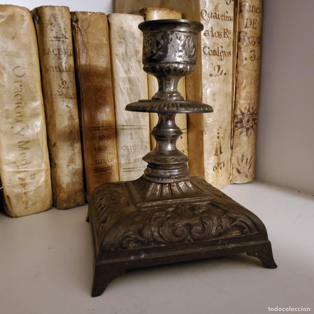 Antig&uuml;edades: ANTIGUO CANDELERO DE HIERRO FUNDIDO - Foto 2