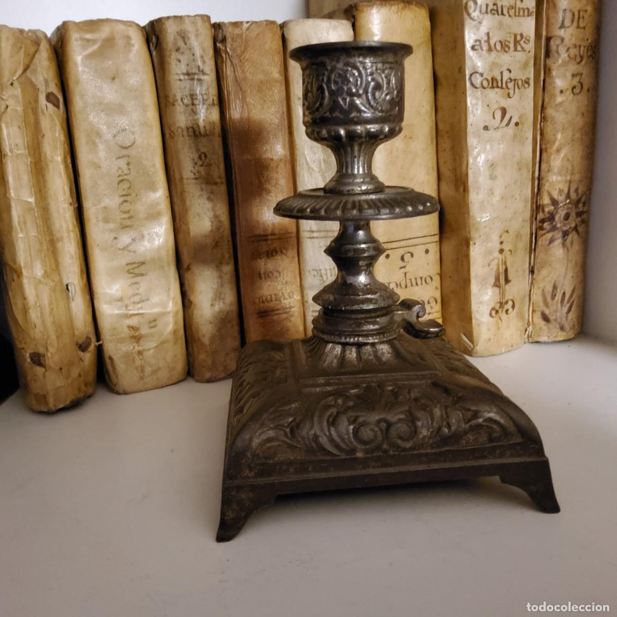 Antig&uuml;edades: ANTIGUO CANDELERO DE HIERRO FUNDIDO - Foto 3