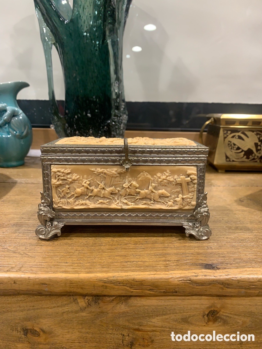 Antig&uuml;edades: Joyero de bronce y caliza. 1850 - Foto 14