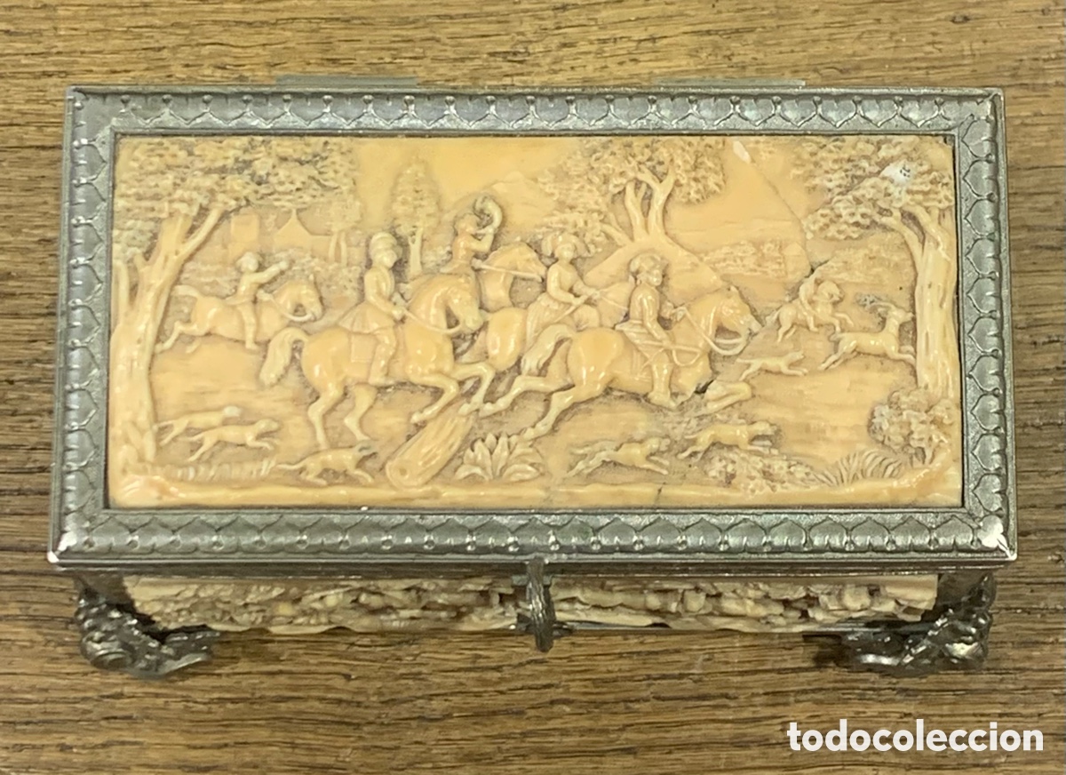 Antig&uuml;edades: Joyero de bronce y caliza. 1850 - Foto 16
