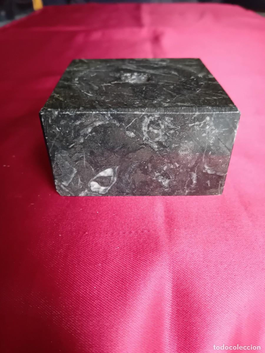 Antig&uuml;edades: Peana de m&aacute;rmol negro veteado - Foto 3