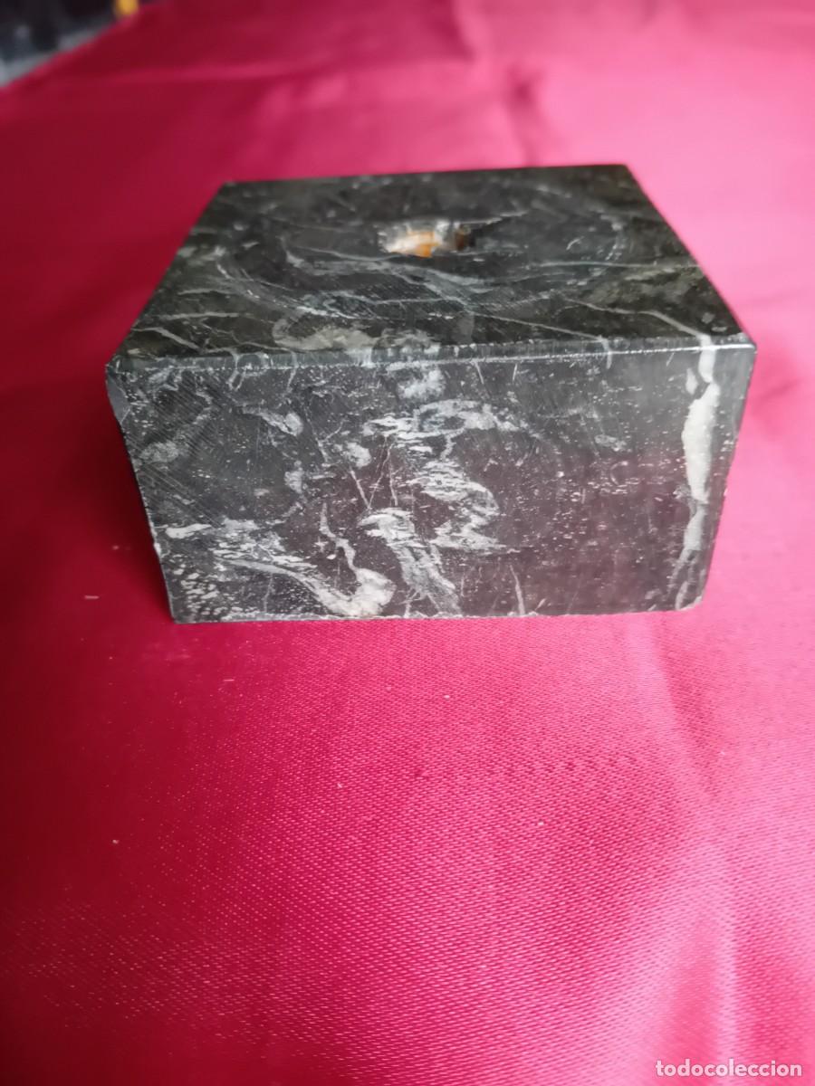 Antig&uuml;edades: Peana de m&aacute;rmol negro veteado - Foto 1