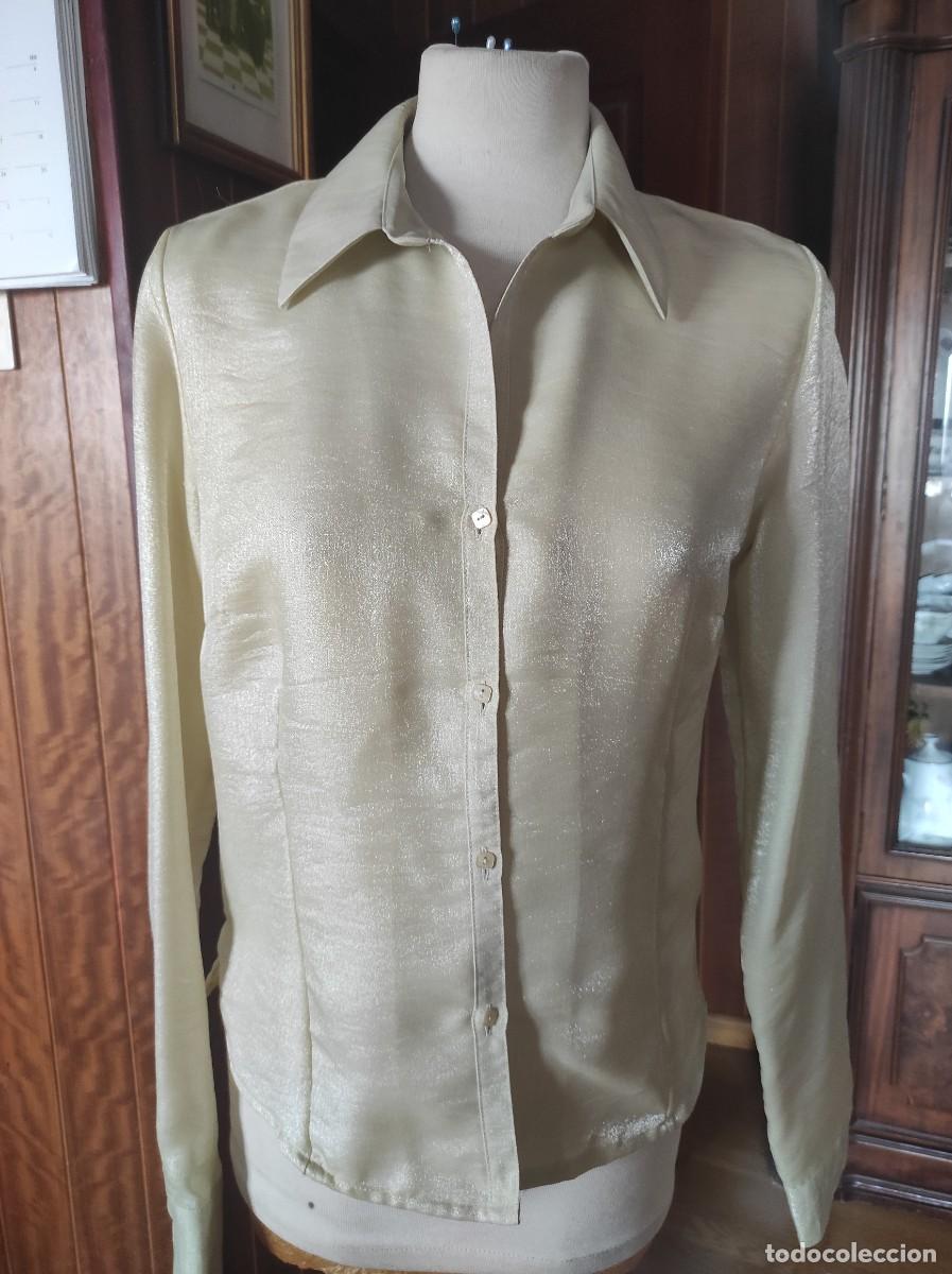 Antig&uuml;edades: CAMISA DE TELA CON BRILLO. - Foto 1