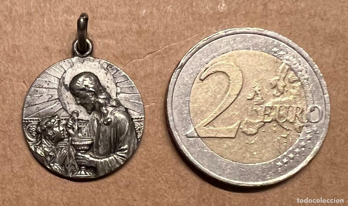 Antig&uuml;edades: Medalla recuerdo de la Primera Comuni&oacute;n (1928) - Foto 1