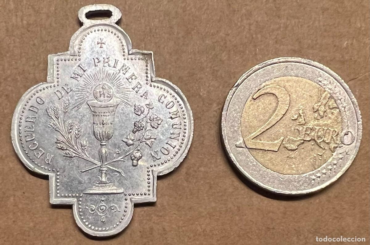 Antig&uuml;edades: Medalla religiosa recuerdo de la Primera Comuni&oacute;n - Foto 1