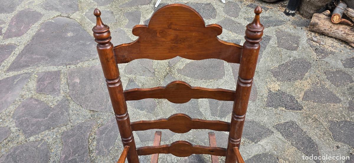 Antig&uuml;edades: MECEDORA DE MADERA DEL SIGLO XX - Foto 3