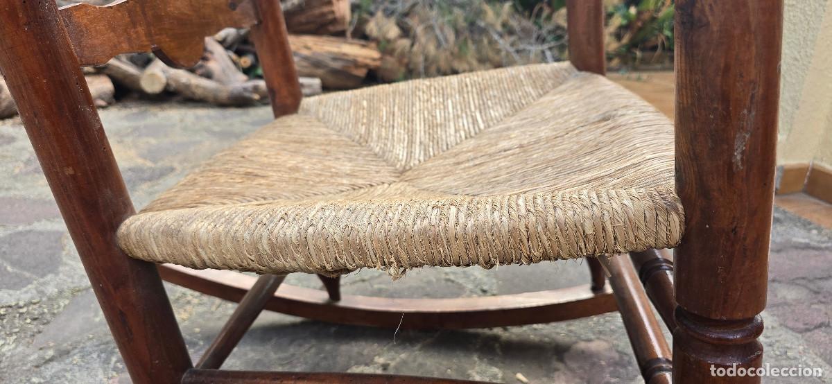 Antig&uuml;edades: MECEDORA DE MADERA DEL SIGLO XX - Foto 6