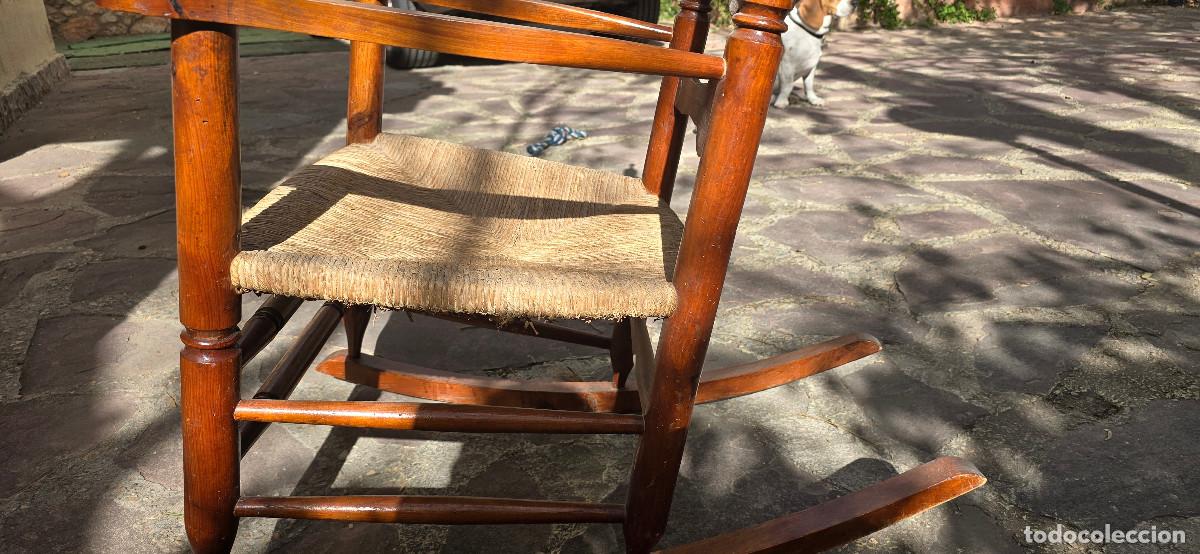 Antig&uuml;edades: MECEDORA DE MADERA DEL SIGLO XX - Foto 8