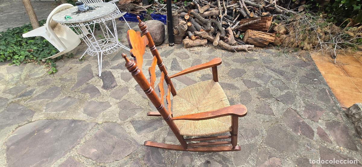 Antig&uuml;edades: MECEDORA DE MADERA DEL SIGLO XX - Foto 11