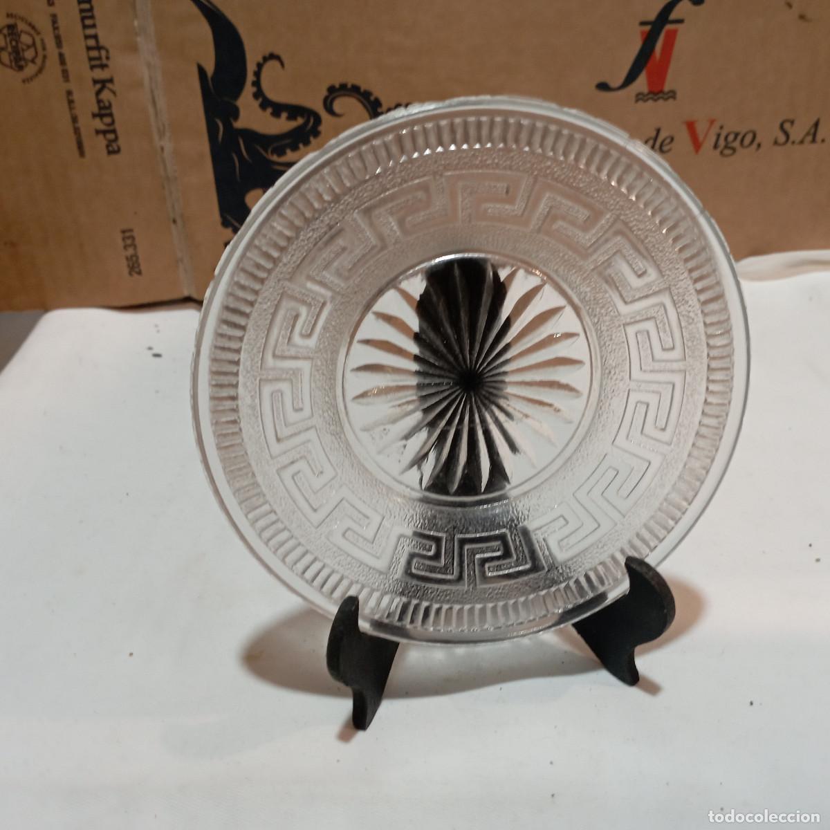 Antig&uuml;edades: peque&ntilde;o plato de cristal - Foto 1
