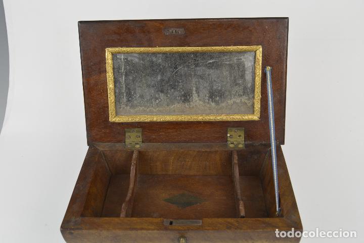 Antig&uuml;edades: Costurero del siglo XIX. - Foto 7