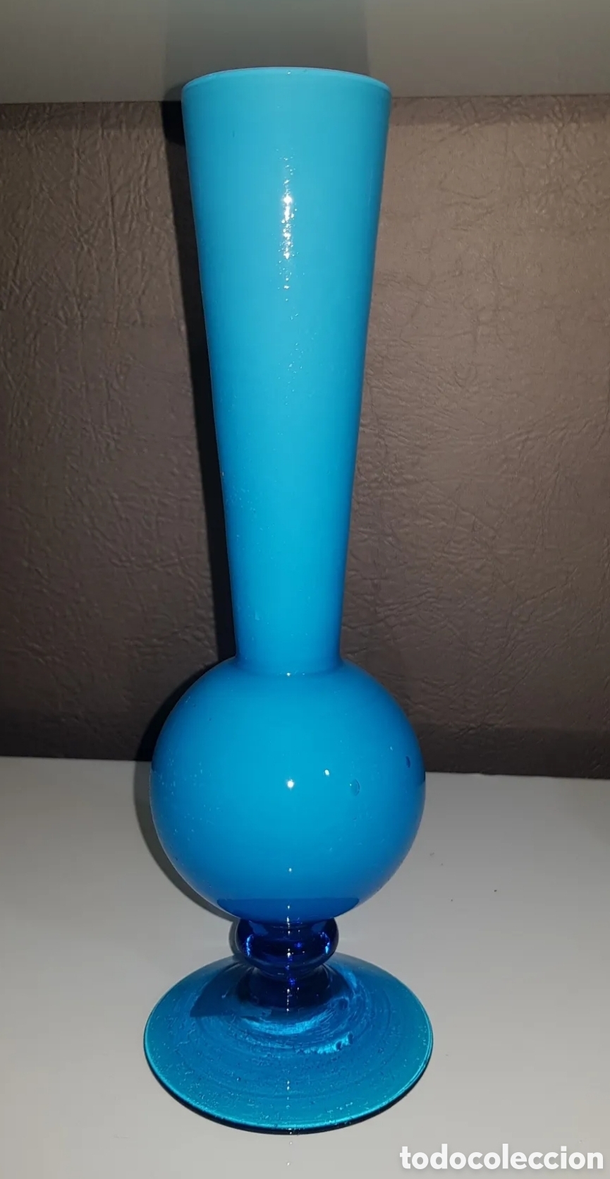 Antig&uuml;edades: Jarron violetero cristal Opalina azul - Foto 3