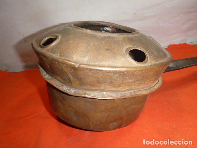 Antig&uuml;edades: ANTIGUO CALENTADOR BRONZE MANGO FORJA - Foto 3