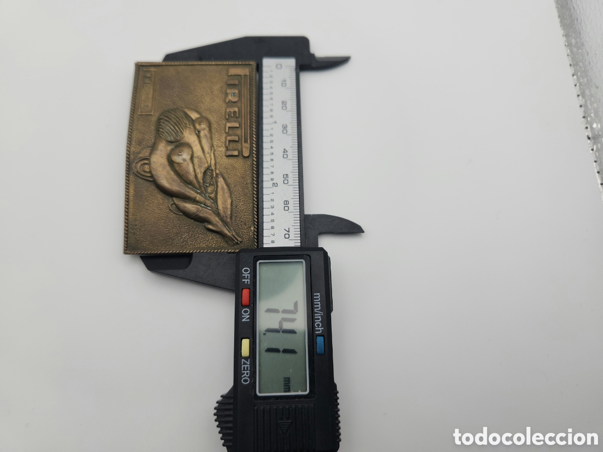 Antig&uuml;edades: Hebilla cintur&oacute;n Pirelli Salvador Dal&iacute; - Foto 2