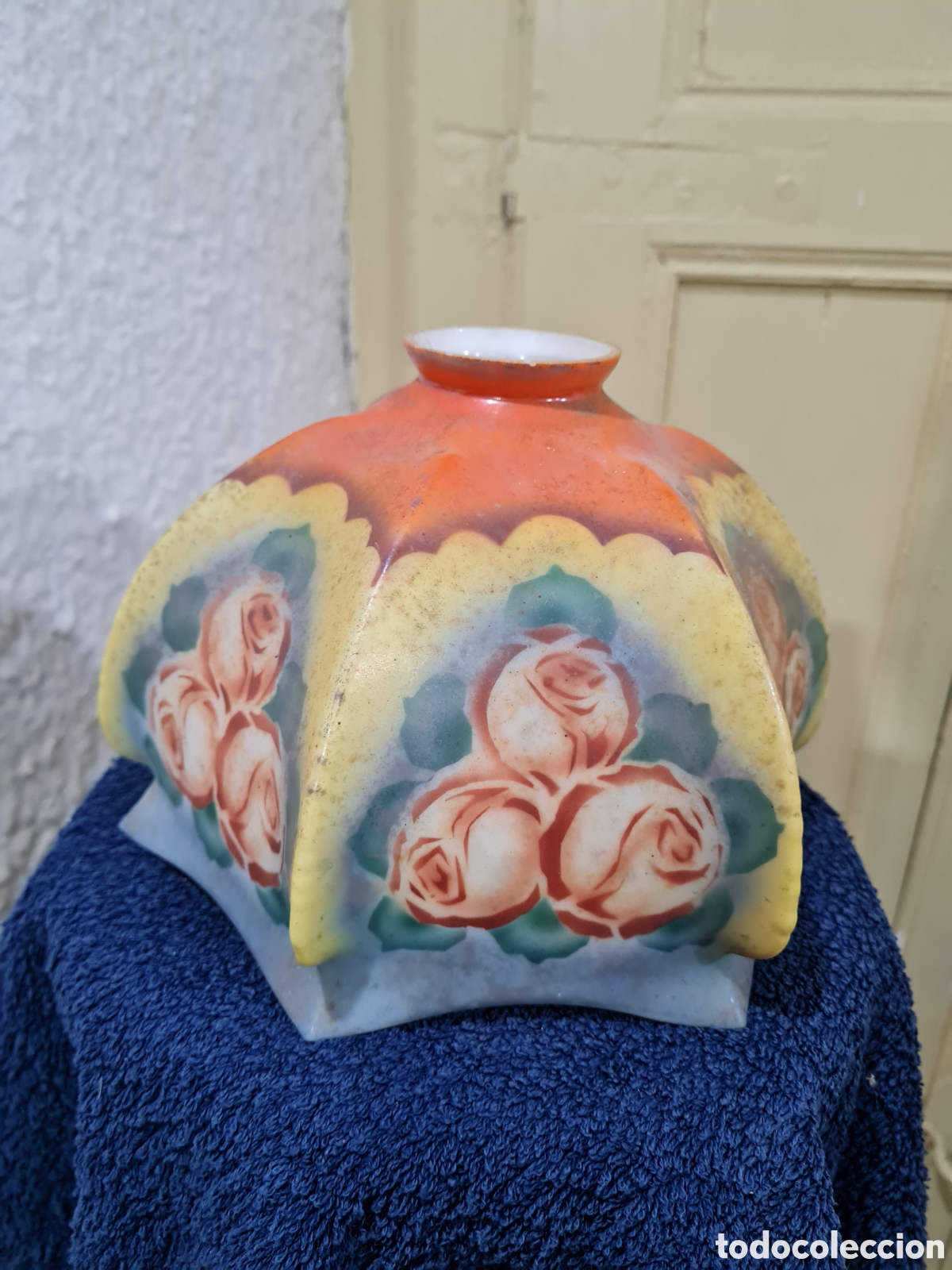 Antig&uuml;edades: Antigua tulipa de opalina pintada - Foto 2