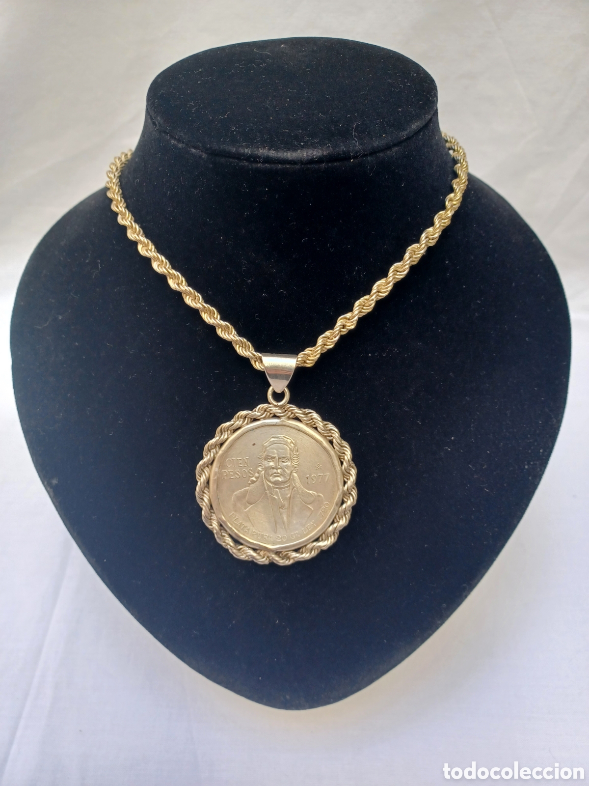 Antig&uuml;edades: Cadena con medalla de plata de M&eacute;xico. 88gr - Foto 1