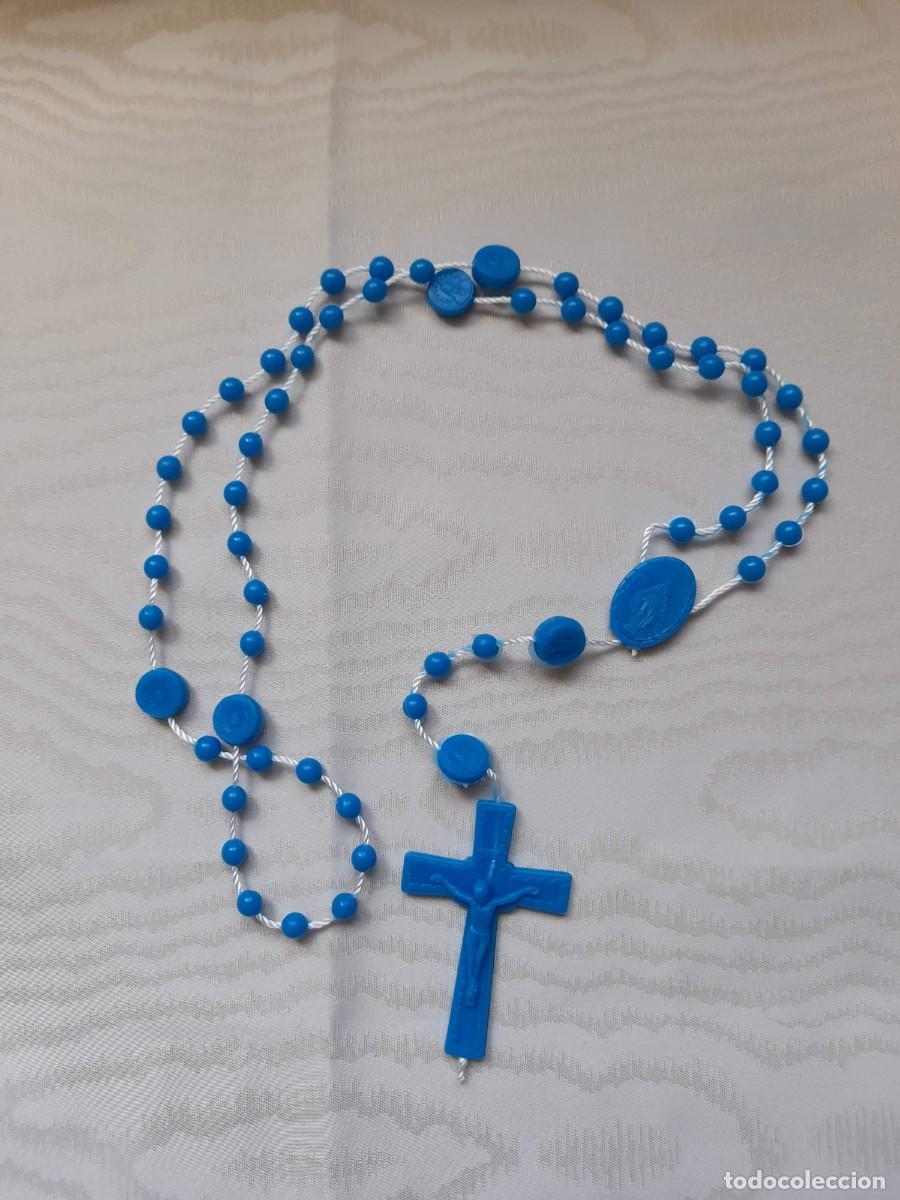 Antig&uuml;edades: Rosario de plastico azul - Foto 1