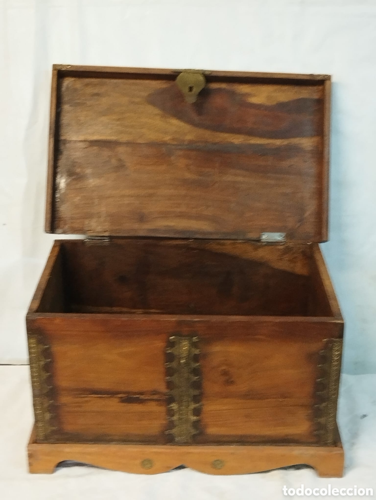 Antig&uuml;edades: Peque&ntilde;o ba&uacute;l 44x26x27 - Foto 1