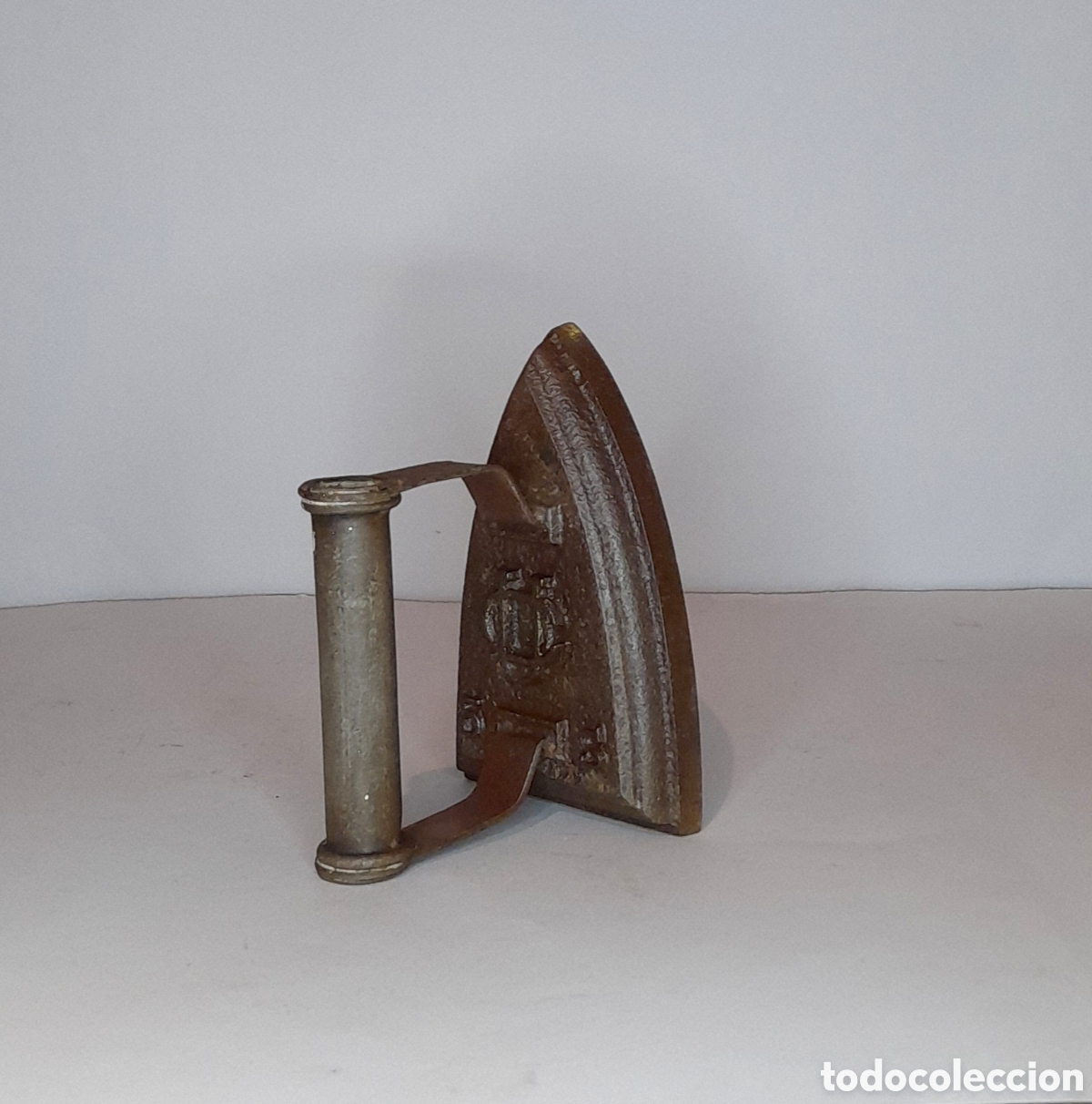 Antig&uuml;edades: Plancha antigua de hierro. - Foto 2