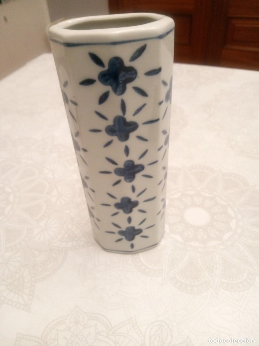 Antig&uuml;edades: Florero de Porcelana - Foto 1