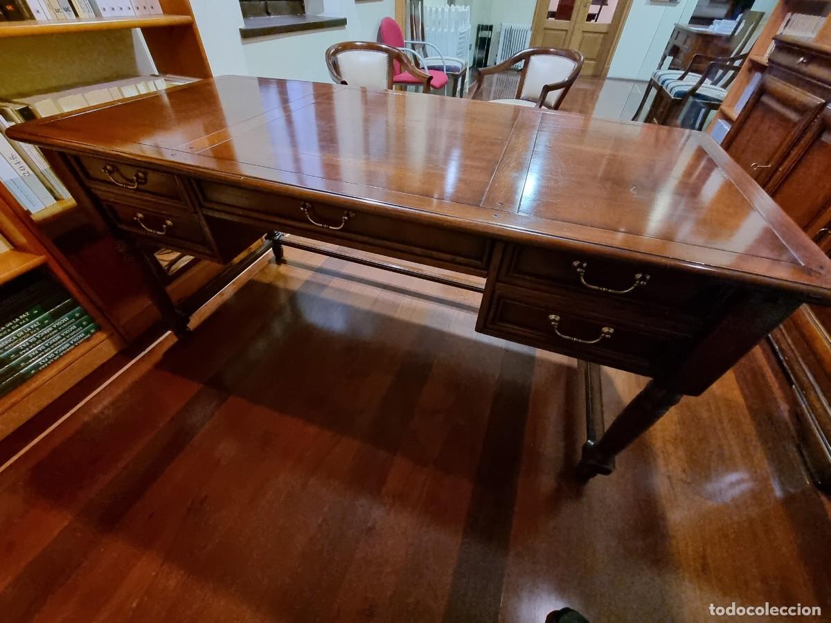 Antig&uuml;edades: Mesa despacho madera modelo Luis Phillipe - Foto 3