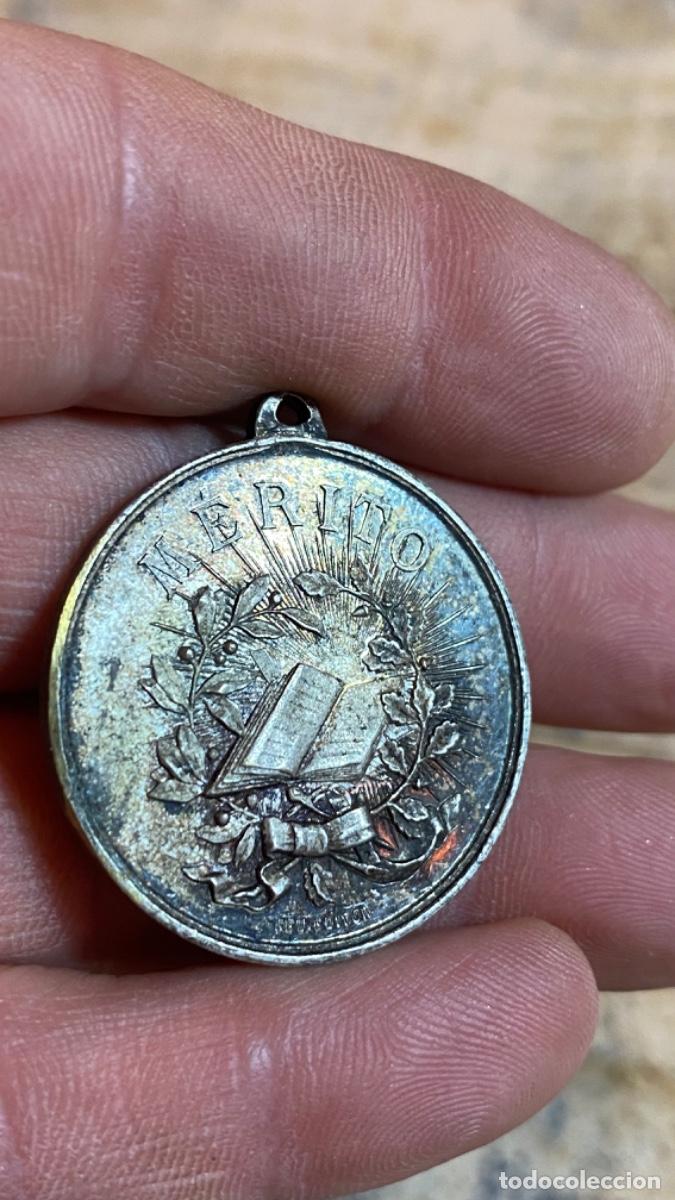 Antig&uuml;edades: Medalla premio a la aplicaci&oacute;n 3,5cms - Foto 3