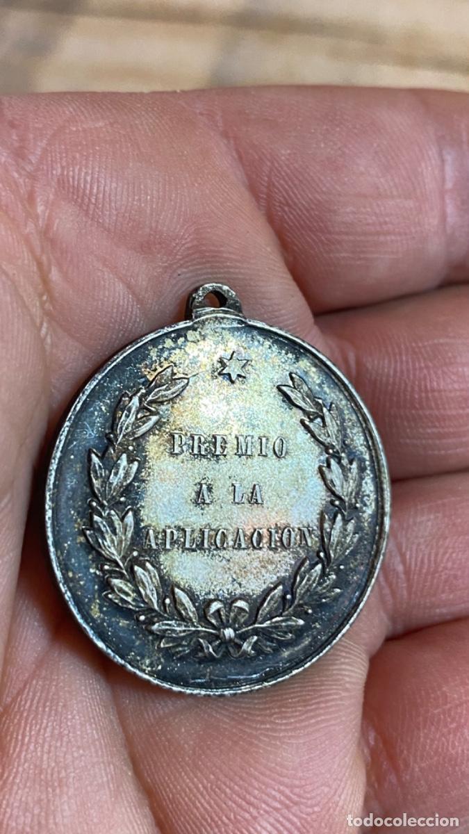 Antig&uuml;edades: Medalla premio a la aplicaci&oacute;n 3,5cms - Foto 4
