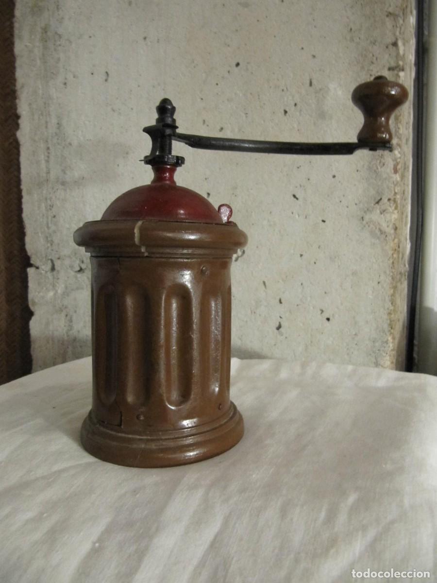 Antiquit&eacute;s: ANTIGUO MOLINILLO DE CAFE REDONDO - MADERA Y METAL - FUNCIONANDO