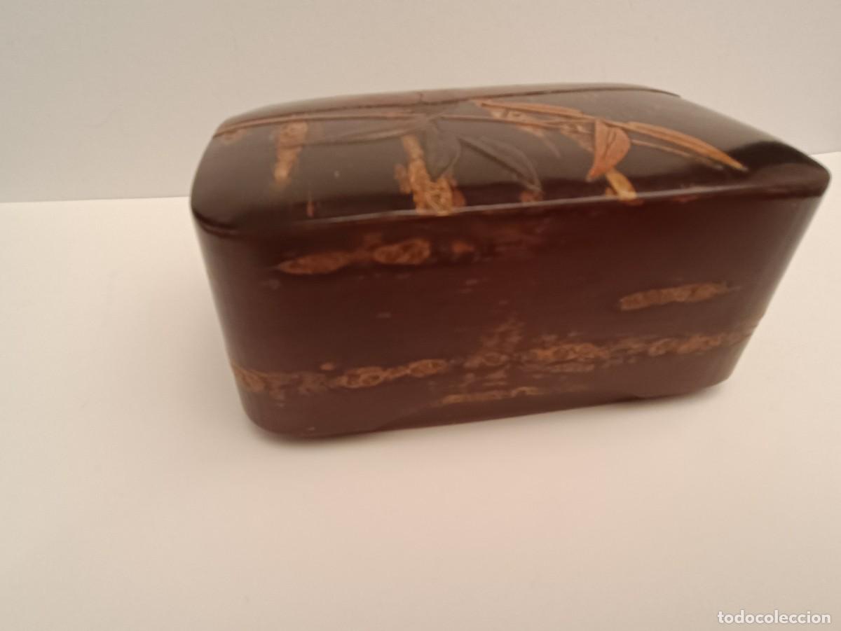 Antig&uuml;edades: CAJA ORIENTA DE CORTEZA DE CEREZO DECORADA - Foto 3