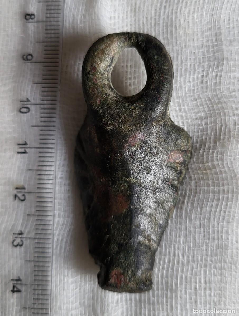 Antiques: Soporte de asa de s&iacute;tula romana. De bronce y zoomorfo. Imperio