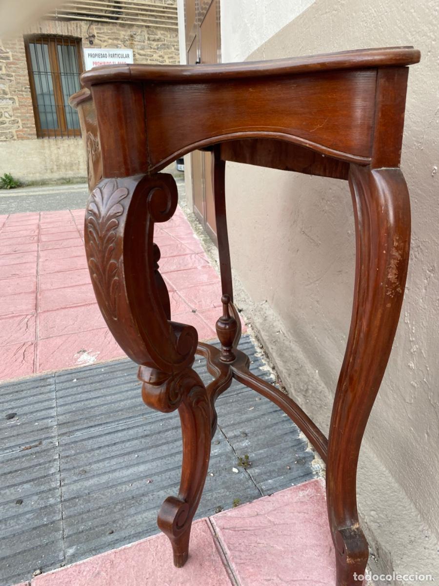 Antig&uuml;edades: CONSOLA DE NOGAL ANTIGUA - Foto 4
