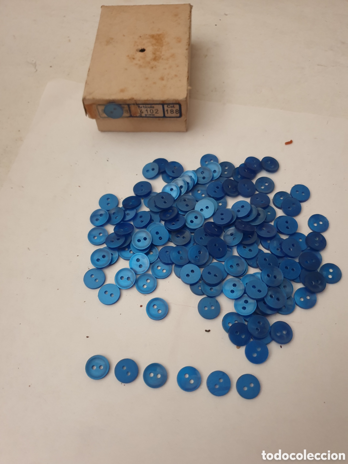 Antig&uuml;edades: BOTONES AZULES (X UNID. 1 &euro;) - Foto 3