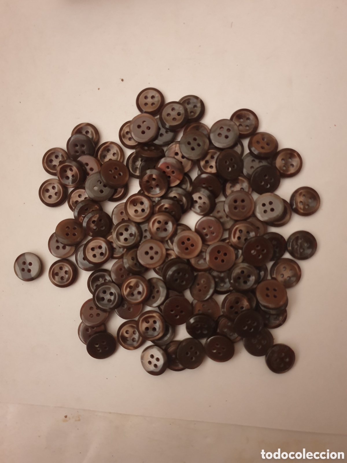 Antig&uuml;edades: BOTONES MARRONES (X UNID. 1&euro;) - Foto 1