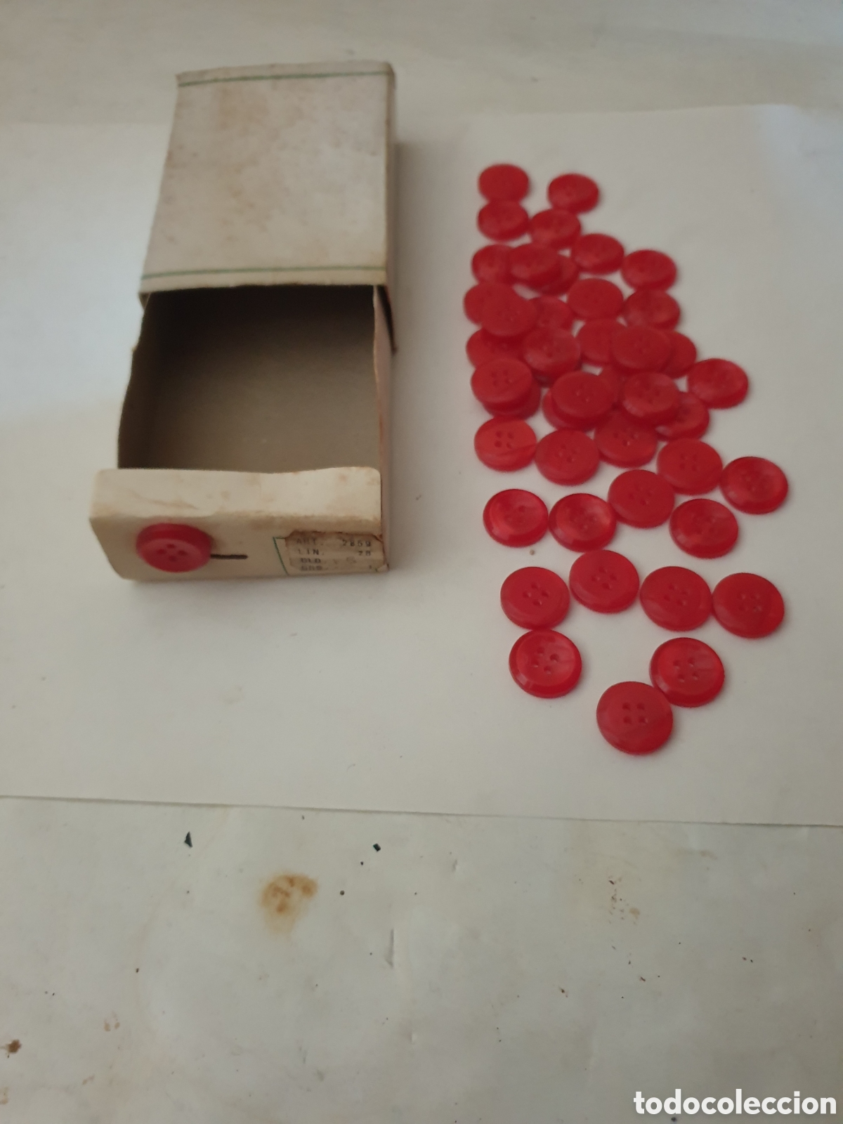 Antig&uuml;edades: BOTONES ROJOS (X UNID. 1 &euro;) - Foto 3