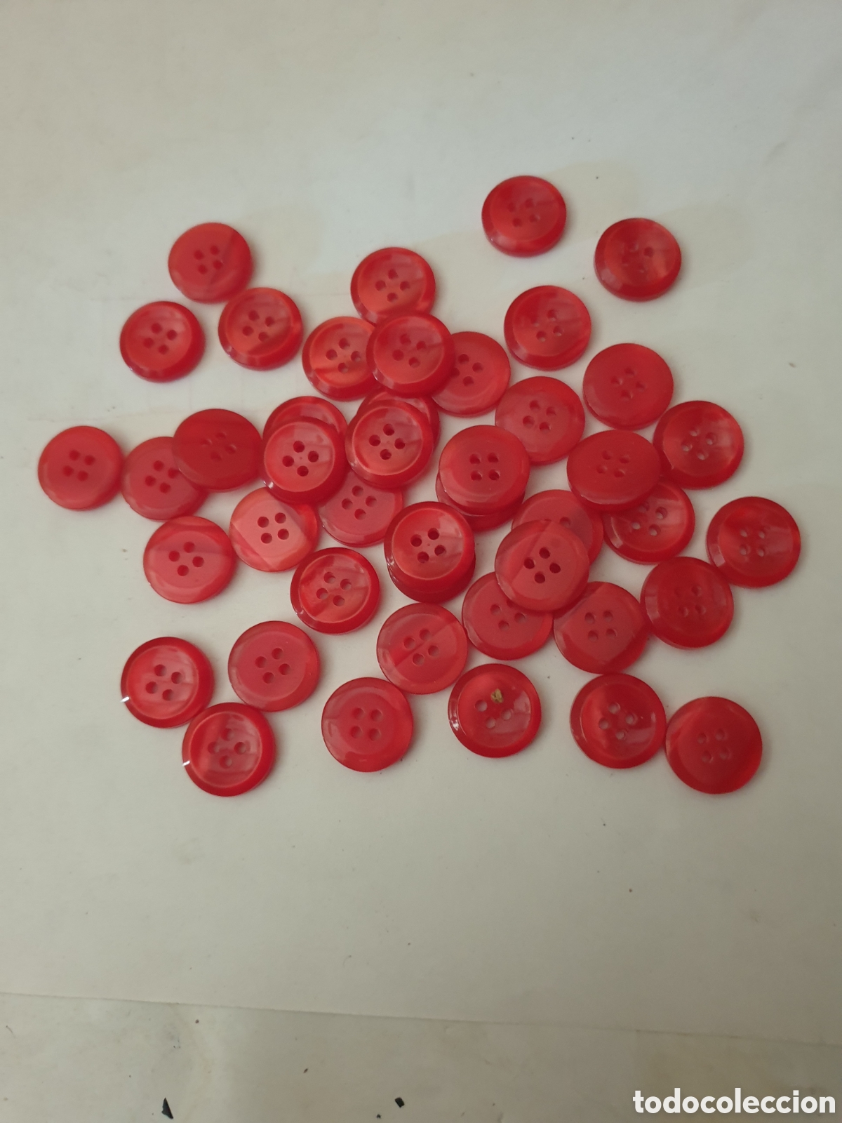 Antig&uuml;edades: BOTONES ROJOS (X UNID. 1 &euro;) - Foto 1