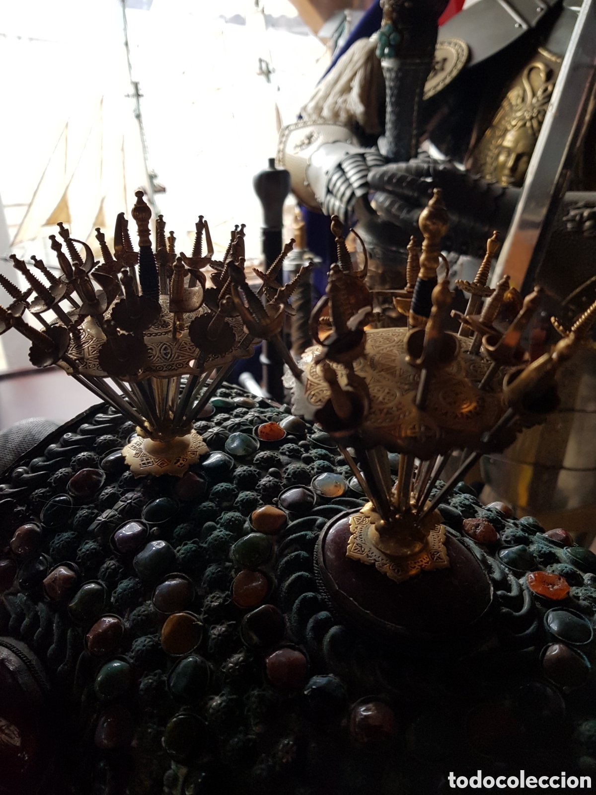 Antig&uuml;edades: LOTE DE 36 ANTIGUAS ESPADAS EN MINIATURA DAMASQUINADO TOLEDANO A&Ntilde;OS 60