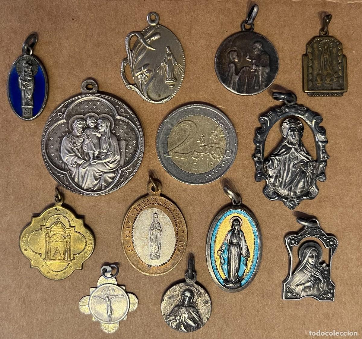 Antig&uuml;edades: Lote de medallas religiosas - Foto 1