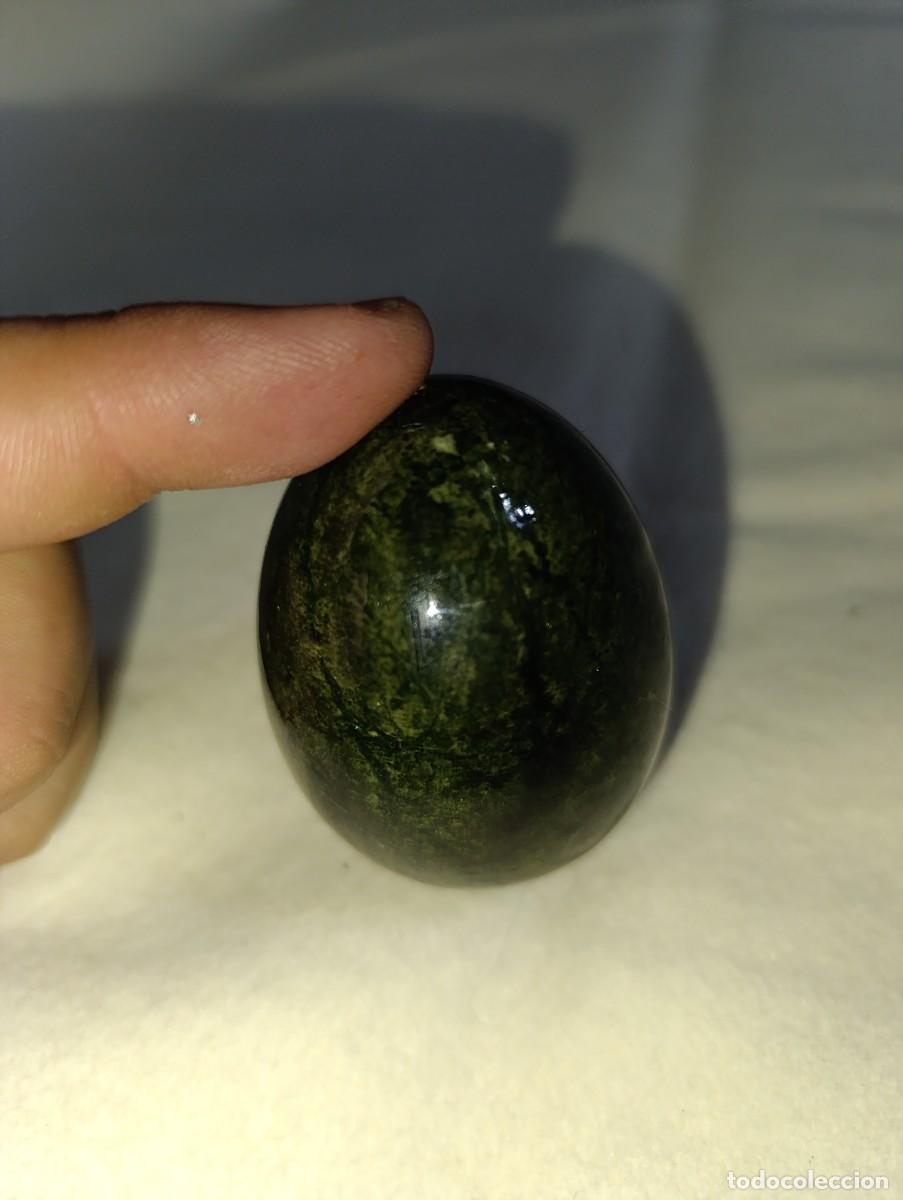 Antig&uuml;edades: Huevo de m&aacute;rmol verde - Foto 2