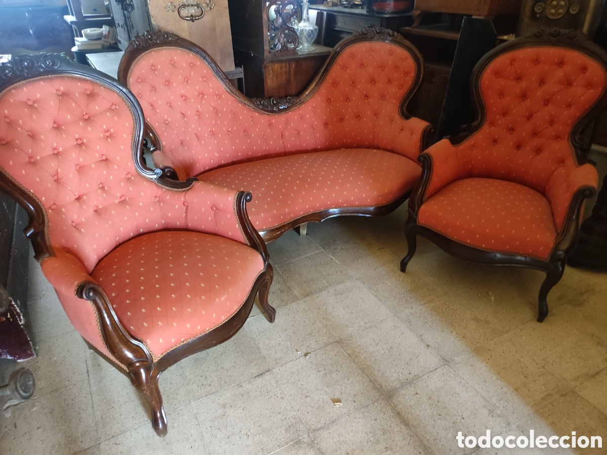 Antig&uuml;edades: Tresillo y dos sillones - Foto 1