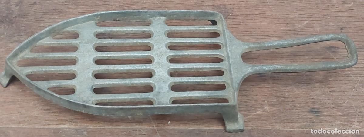 Antig&uuml;edades: POSA PLANCHAS DE ALUMINIO - Foto 3