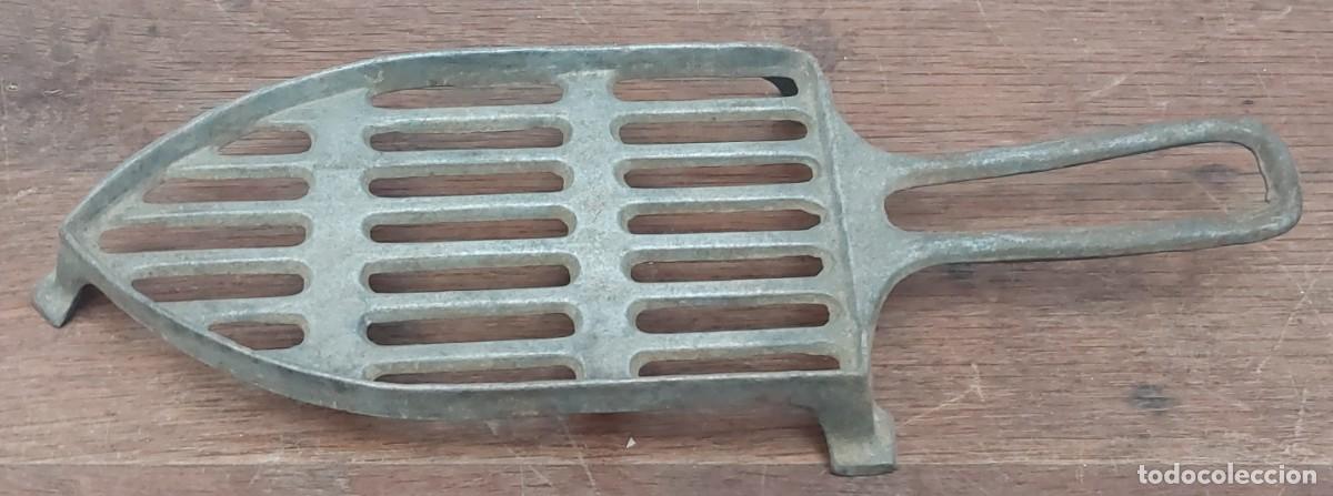 Antig&uuml;edades: POSA PLANCHAS DE ALUMINIO - Foto 4