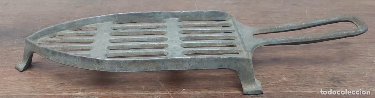 Antig&uuml;edades: POSA PLANCHAS DE ALUMINIO - Foto 5