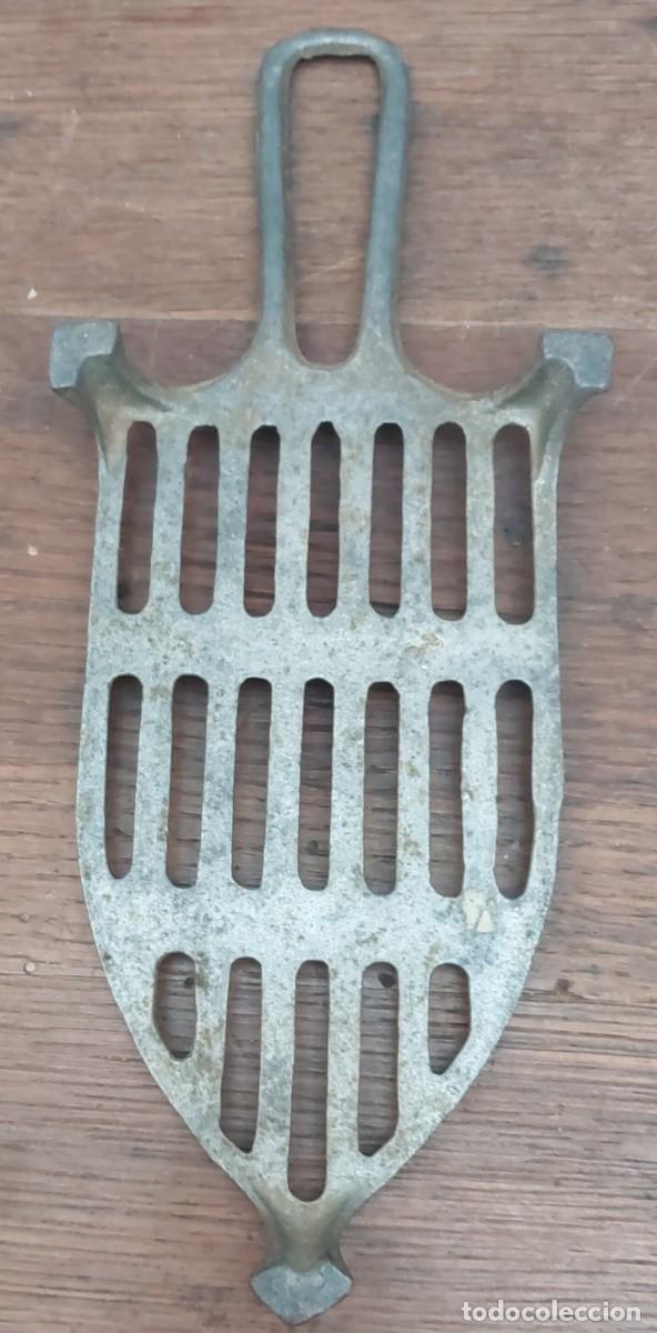 Antig&uuml;edades: POSA PLANCHAS DE ALUMINIO - Foto 7