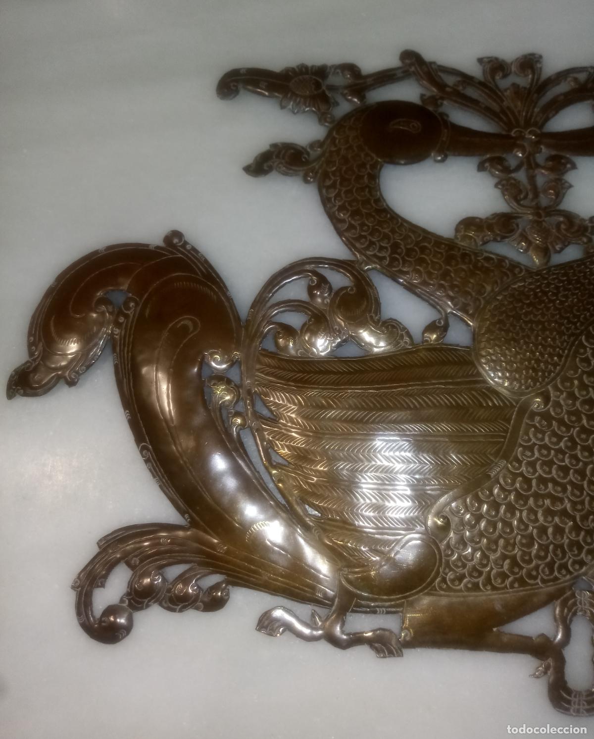 Antig&uuml;edades: PLACA DE LAT&Oacute;N DECORATIVA - CISNES - Foto 5