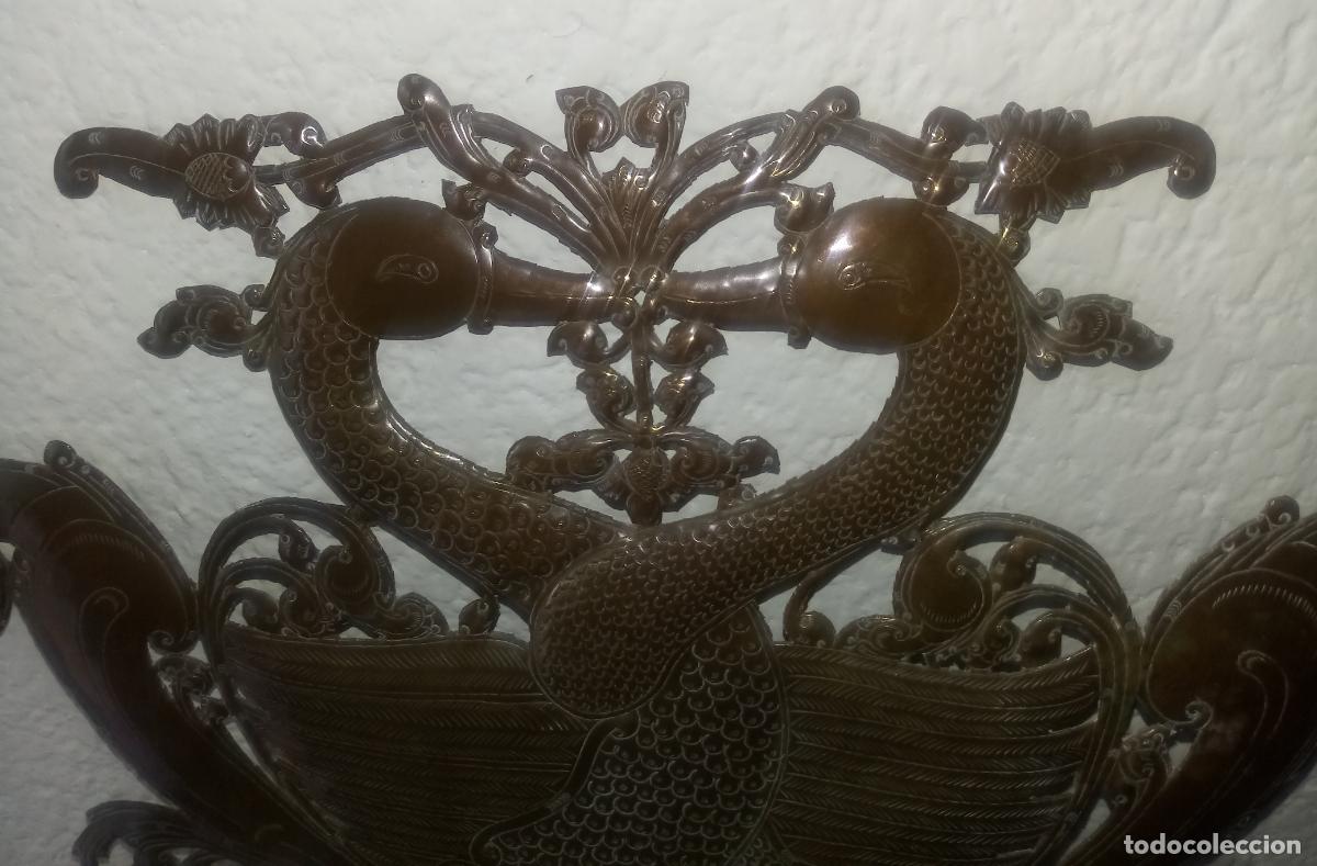 Antig&uuml;edades: PLACA DE LAT&Oacute;N DECORATIVA - CISNES - Foto 12