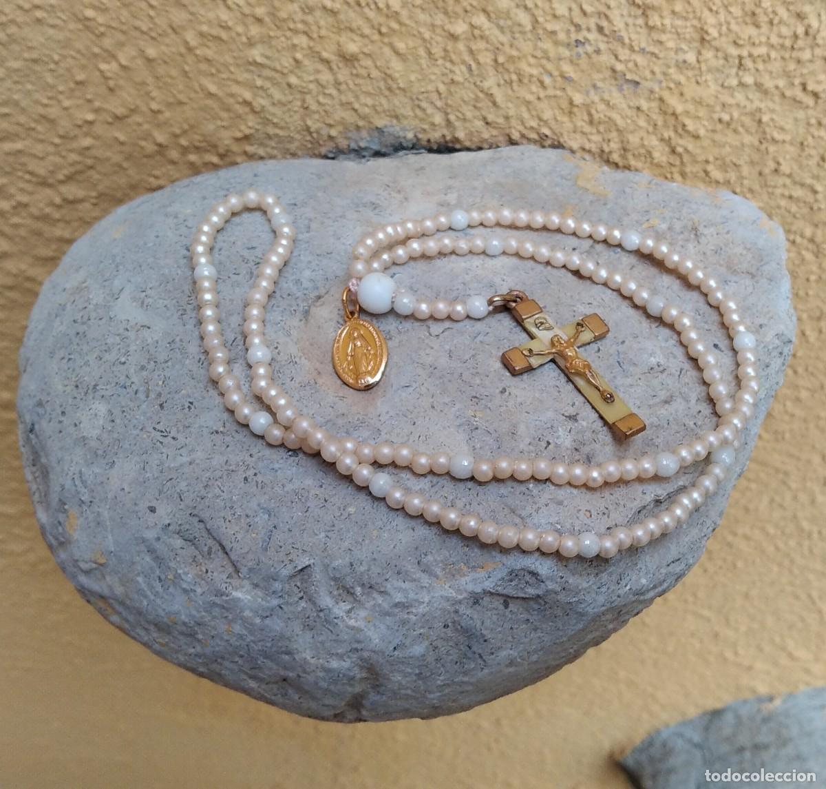 Antig&uuml;edades: Rosario o salterio de la Virgen de nacarina y perlitas